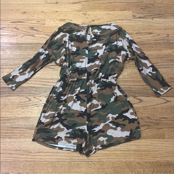 Entro Boho Camo Romper - Picture 5 of 6